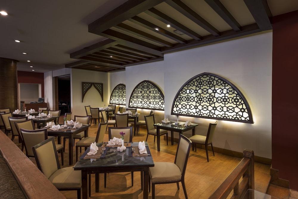 Helnan Dream Hotel And Conference Center 6th of October City Kültér fotó The restaurant