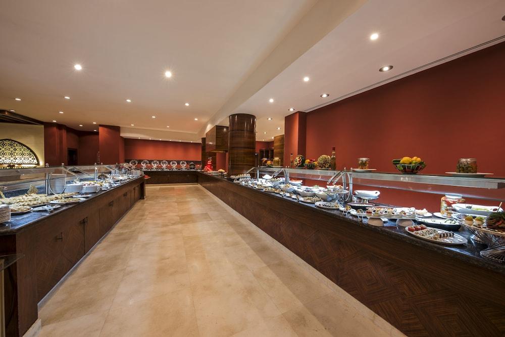 Helnan Dream Hotel And Conference Center 6th of October City Kültér fotó The buffet at the Grand Hyatt Hotel, Amman, Jordan