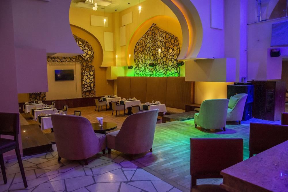 Helnan Dream Hotel And Conference Center 6th of October City Kültér fotó The interior of the restaurant